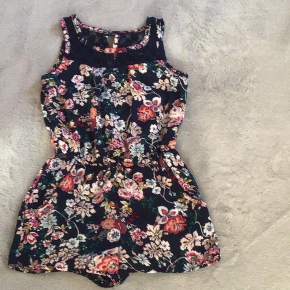 Romper 🐑 - Picture 1 of 7